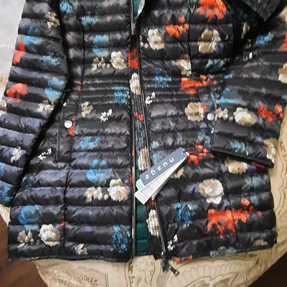 Small puffer jacket - Picture 8 of 9